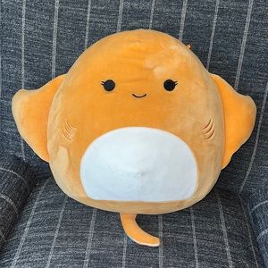 “Halton” Stingray Squishmallow